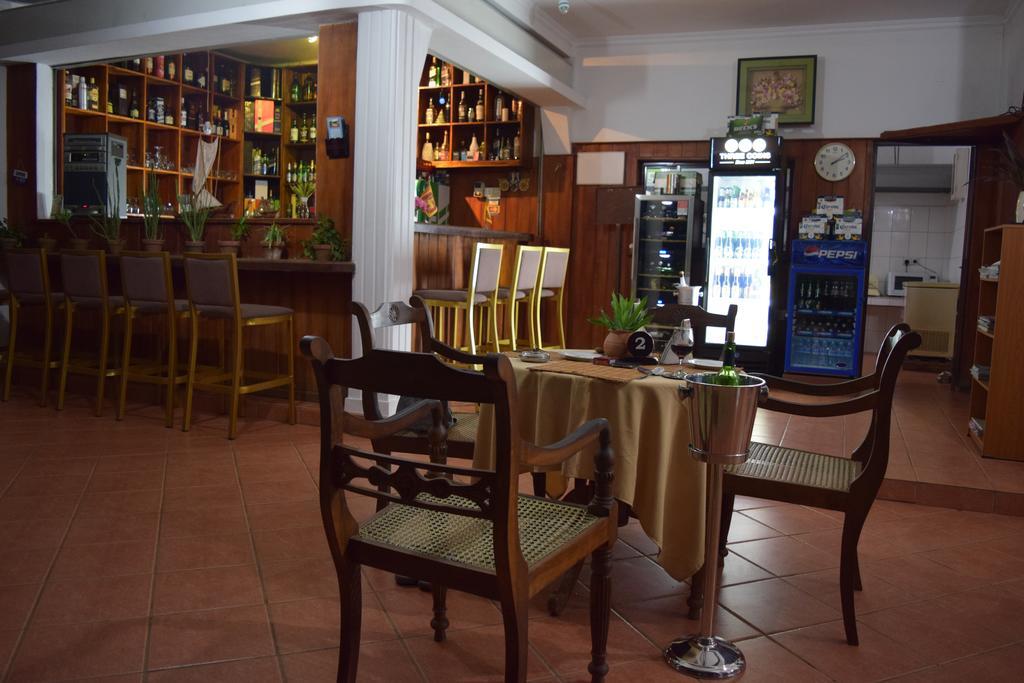 Hotel Lagoon Paradise Negombo Exterior photo