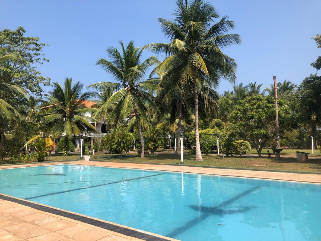 Hotel Lagoon Paradise Negombo Exterior photo